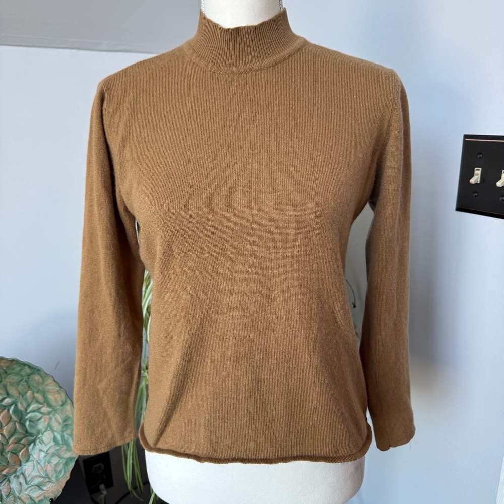 Dué per Dué Silk Cashmere Blend women’s 3/4‎ Sleeve Mock Neck Sweater Tan Medium